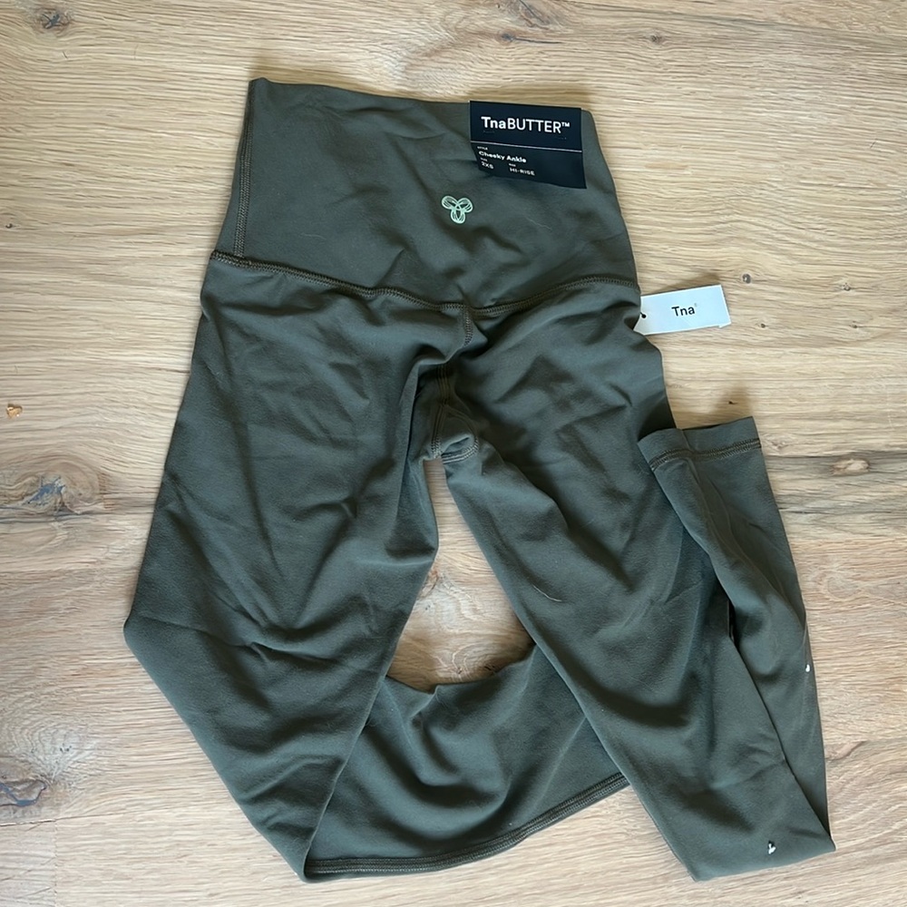 Aritzia leggings